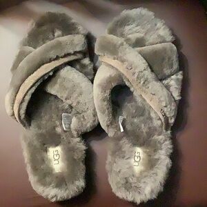 Womens Ugg slippers.Size 9